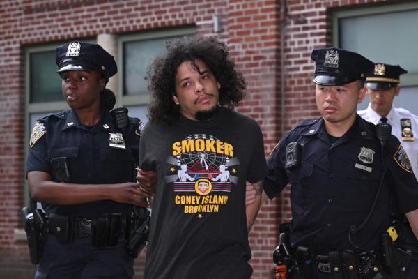 Accused subway slasher Jonathan Davalos.